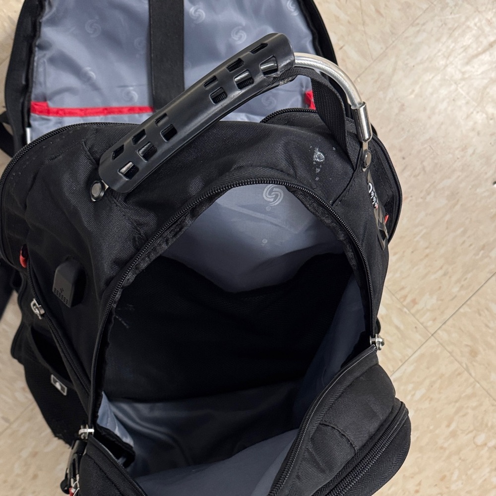 Backpack - Picture 4 of 11